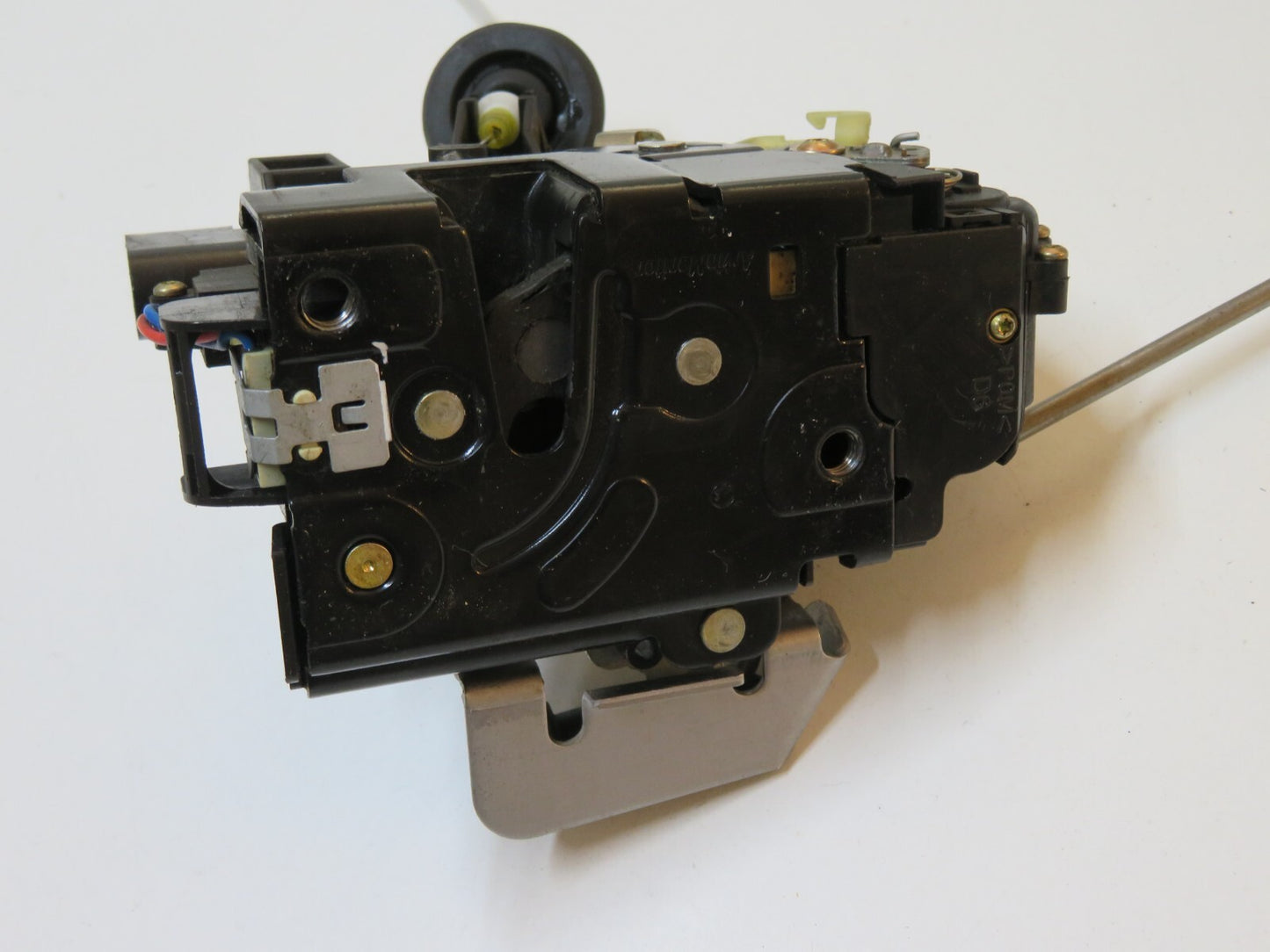 AUDI A4 B6 AVANT OSF DOOR LOCK CATCH 2001-2006 AMS4