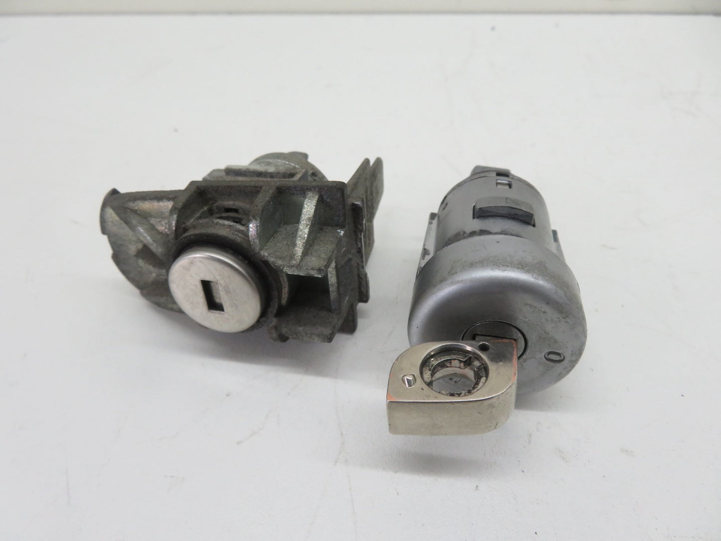 FORD FOCUS ST225 CAR DOOR LOCK IGNITION BARREL KEY 2005-2010