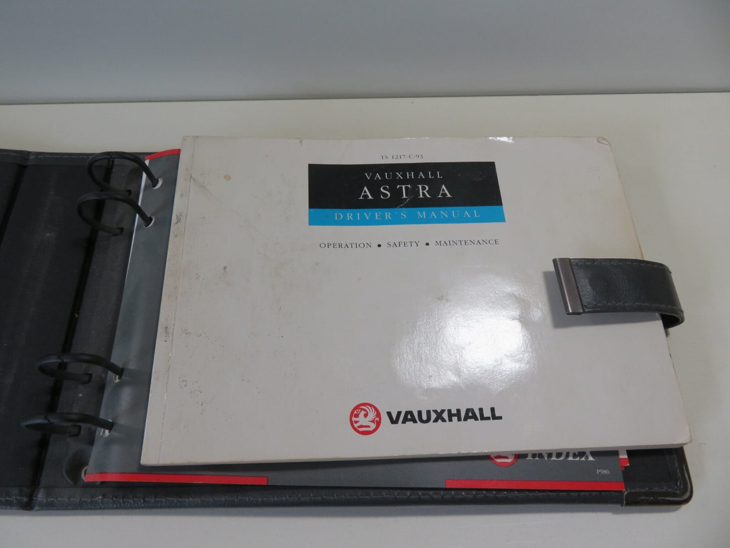 VAUXHALL ASTRA F MK3 OWNERS MANUAL WITH FOLDER 1992-1995