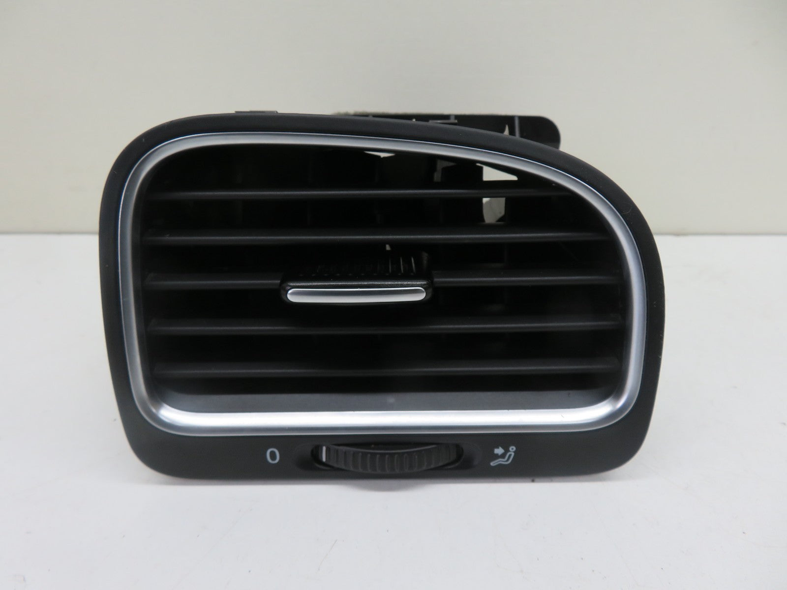 VW GOLF MK6 OS DRIVER SIDE DASHBOARD AIR VENT 2009-2013 REF-7