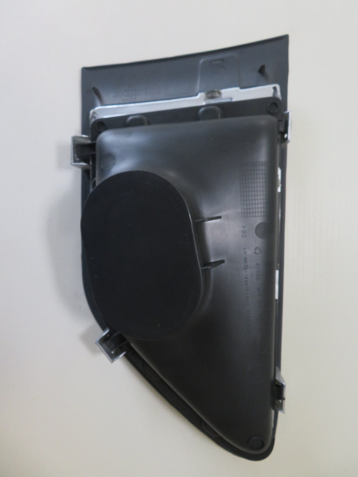 NS PASSENGER SIDE VENT GRILLE FOR RANGE ROVER SPORT L320 LR8021414 09-13