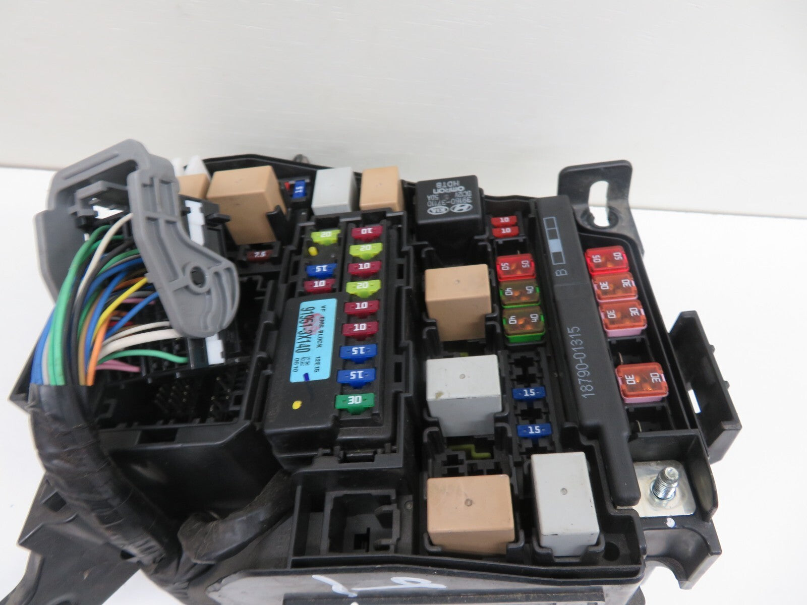HYUNDAI I40 ENGINE BAY FUSE BOX 84603-3Z410 2011-2015 A581-9