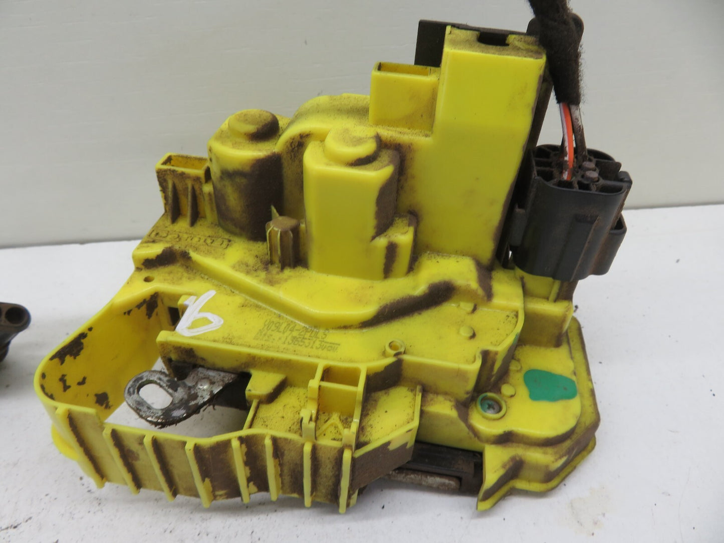 PEUGEOT BIPPER NS SLIDING DOOR LOCK CATCH 2008-2015 1711-6