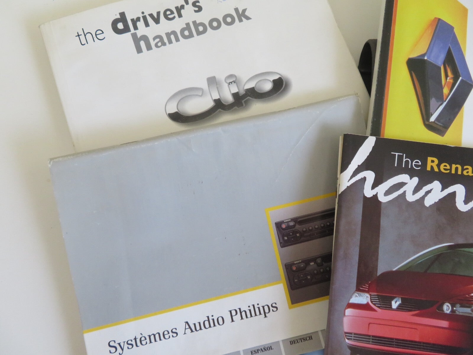 RENAULT CLIO OWNERS MANUAL WITH FOLDER 2002-2005 HM2-1