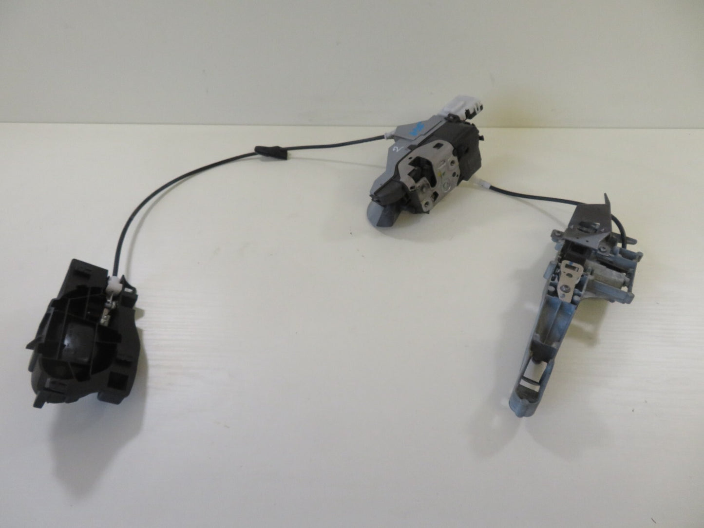 PEUGEOT 308 NSF DOOR LOCK CATCH 2007-2013 1410-2