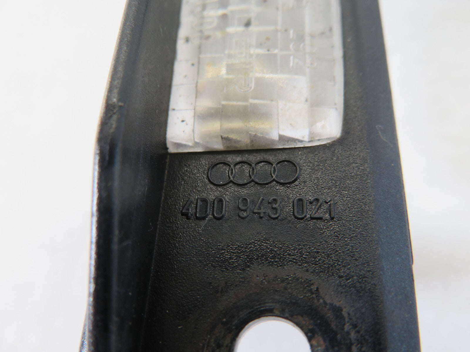 AUDI A8 D2 REAR NUMBER PLATE LIGHT 4D0943021 1994-2003 A1344-10