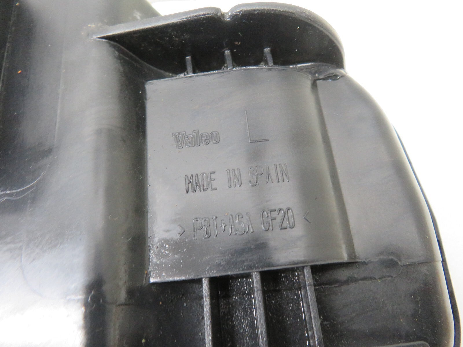 PORSCHE CAYENNE 955 NS PASSENGER HEADLIGHT BULB COVER TRIM  2003-2006 1804-4