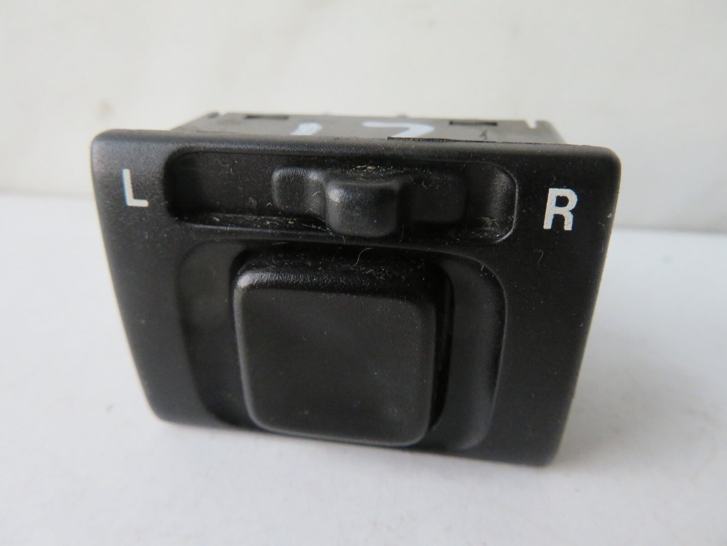 SUZUKI JIMNY MIRROR CONTROL SWITCHES 1998-2005 AMS1509-17