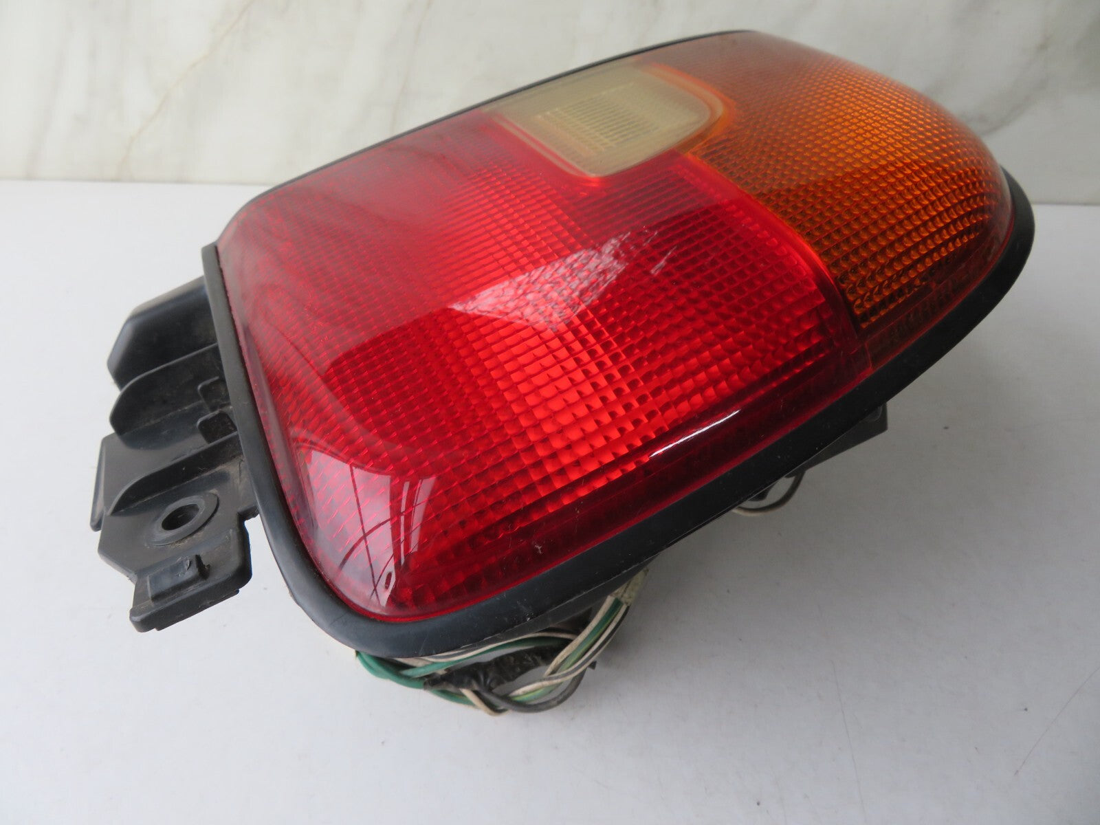 TOYOTA RAV 4 OS REAR TAIL LIGHT 1996-2000 A1142-4