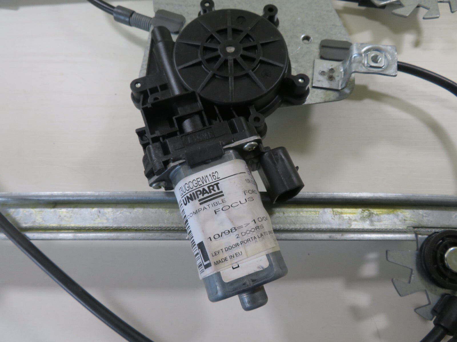 NSF LH PASSENGER WINDOW REGULATOR MOTOR FOR FORD FOCUS 1998-2004 UNIPART