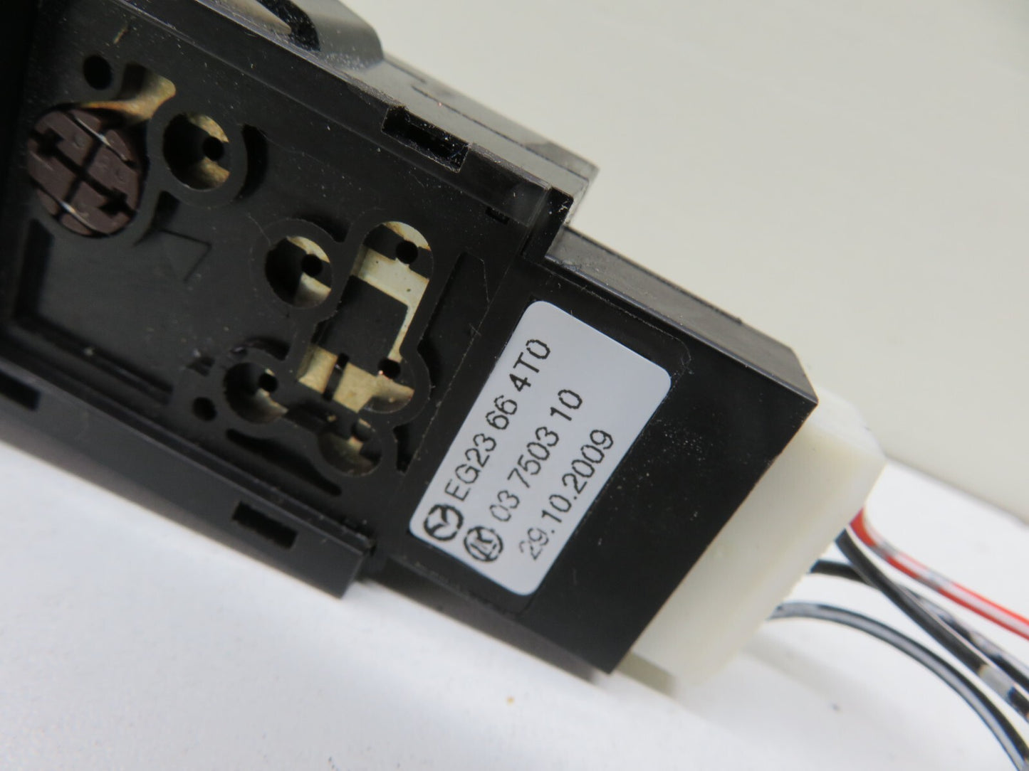 MAZDA CX7 TCS OFF SWITCH EG23664T0 2008-2012 1325-24