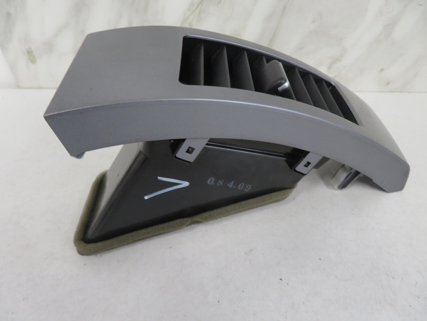 PEUGEOT 4007 DASHBOARD CENTER LEFT AIR VENT GN711-14260 2007-2012 1603-7