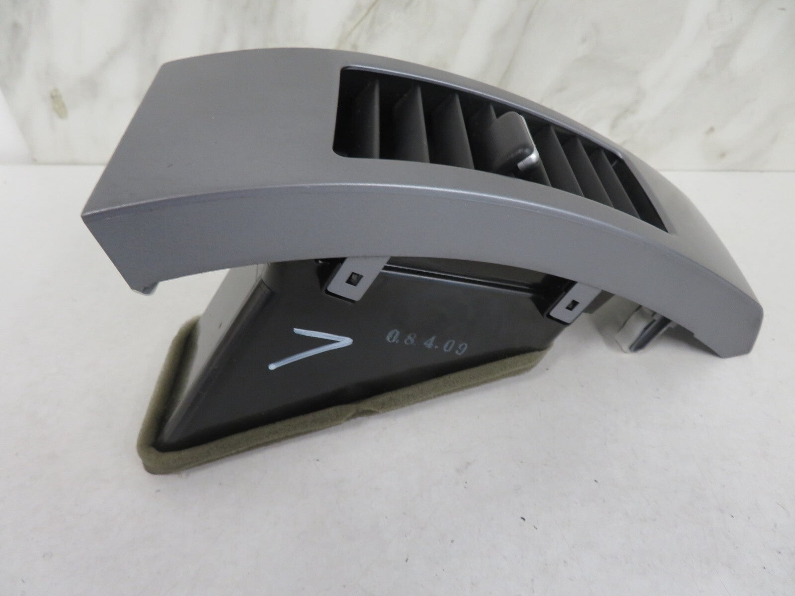 PEUGEOT 4007 DASHBOARD CENTER LEFT AIR VENT GN711-14260 2007-2012 1603-7