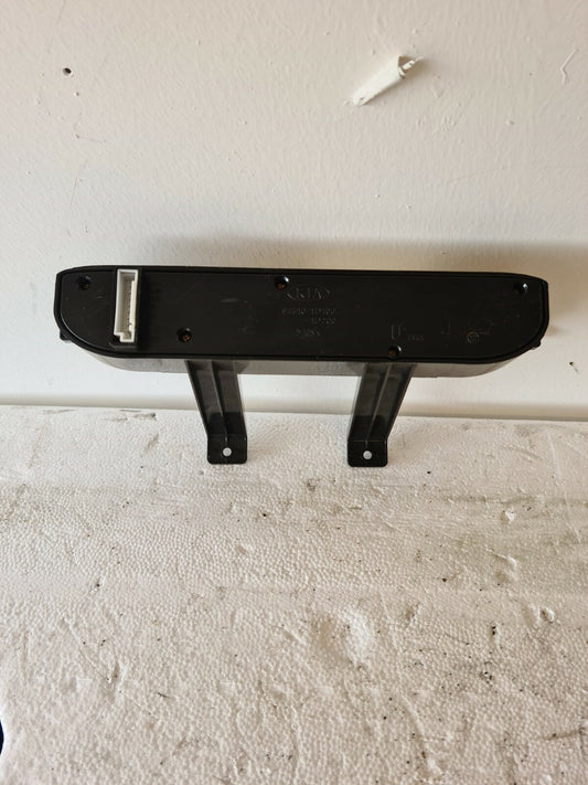 KIA CARENS DISPLAY CLOCK 2006-2013 HW07