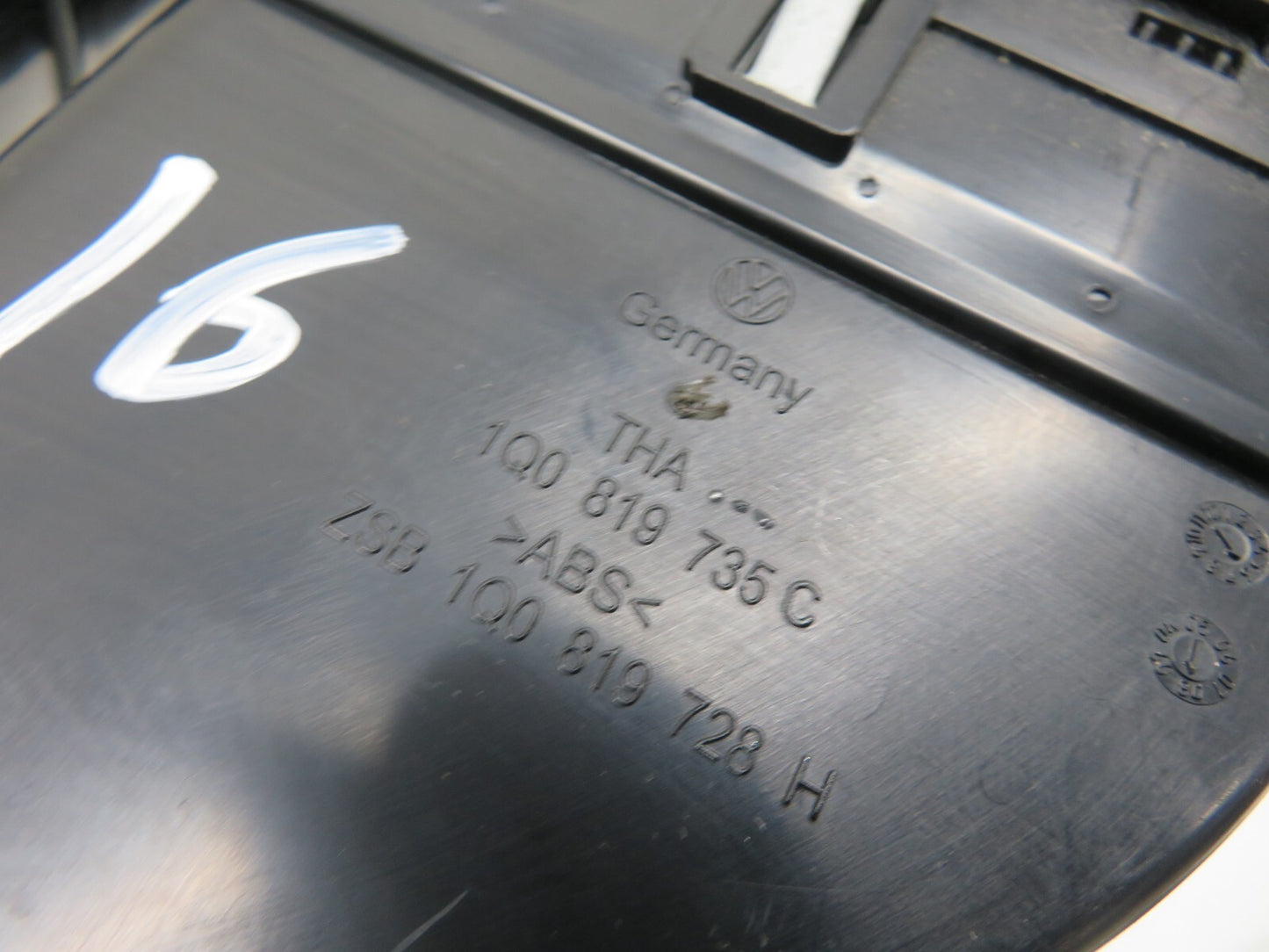 VOLKSWAGEN VW EOS CENTER DASHBOARD AIR VENT 2006-2010 1721-16