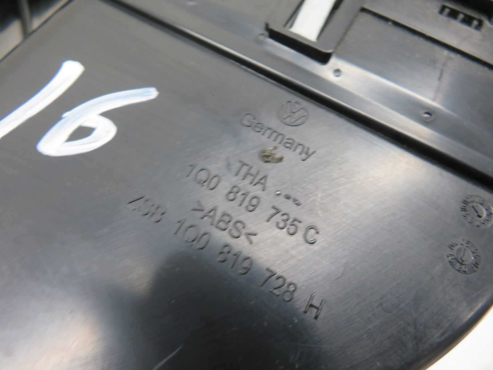 VOLKSWAGEN VW EOS CENTER DASHBOARD AIR VENT 2006-2010 1721-16