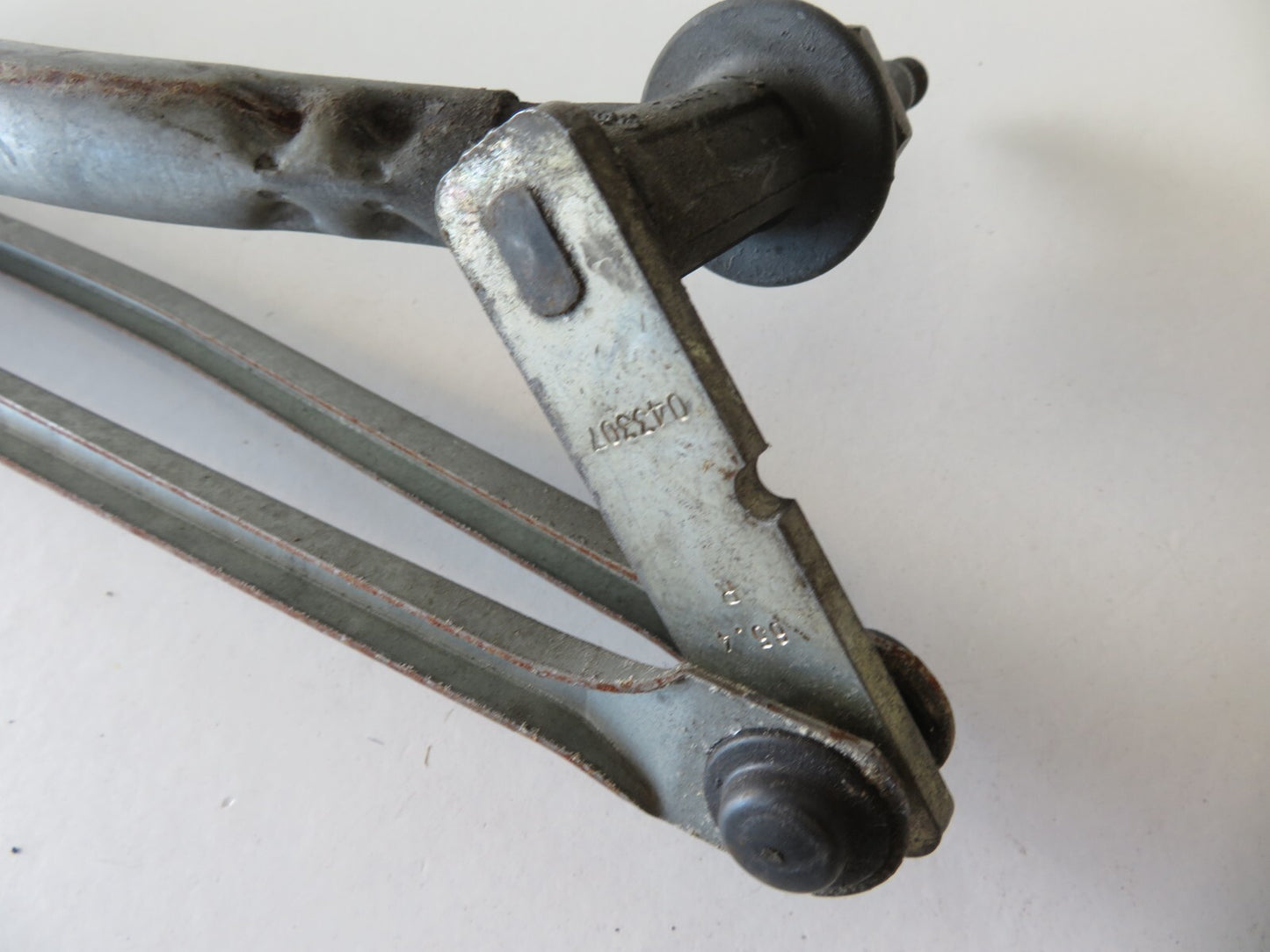 RENAULT LAGUNA MK2 FRONT WIPER MOTOR WITH LINKAGE 2000-2007 AMS1132