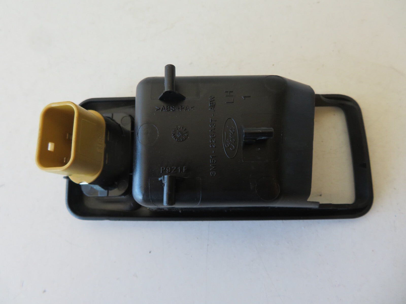 FORD FOCUS MK2 NS WINDOW SWITCH AND HANDLE TRIM 2008-2011 AMS1216