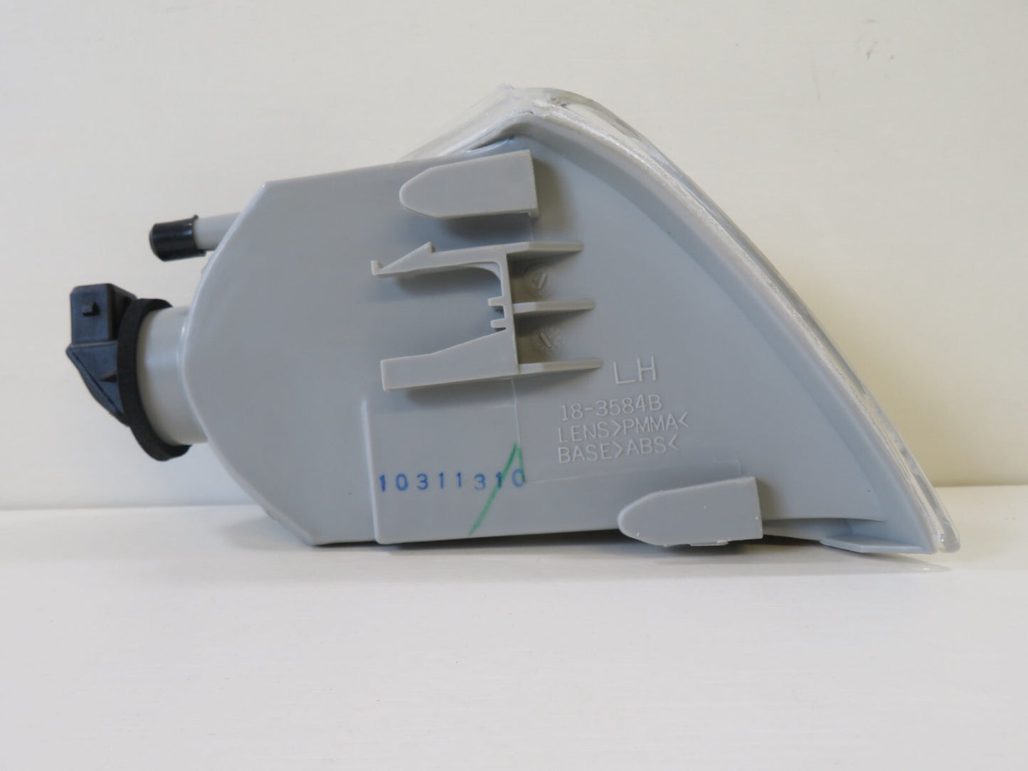 NS PASSENGER LH FRONT INDICATOR LIGHT FOR CITROEN SAXO 1996-1999 LUCAS LPB365