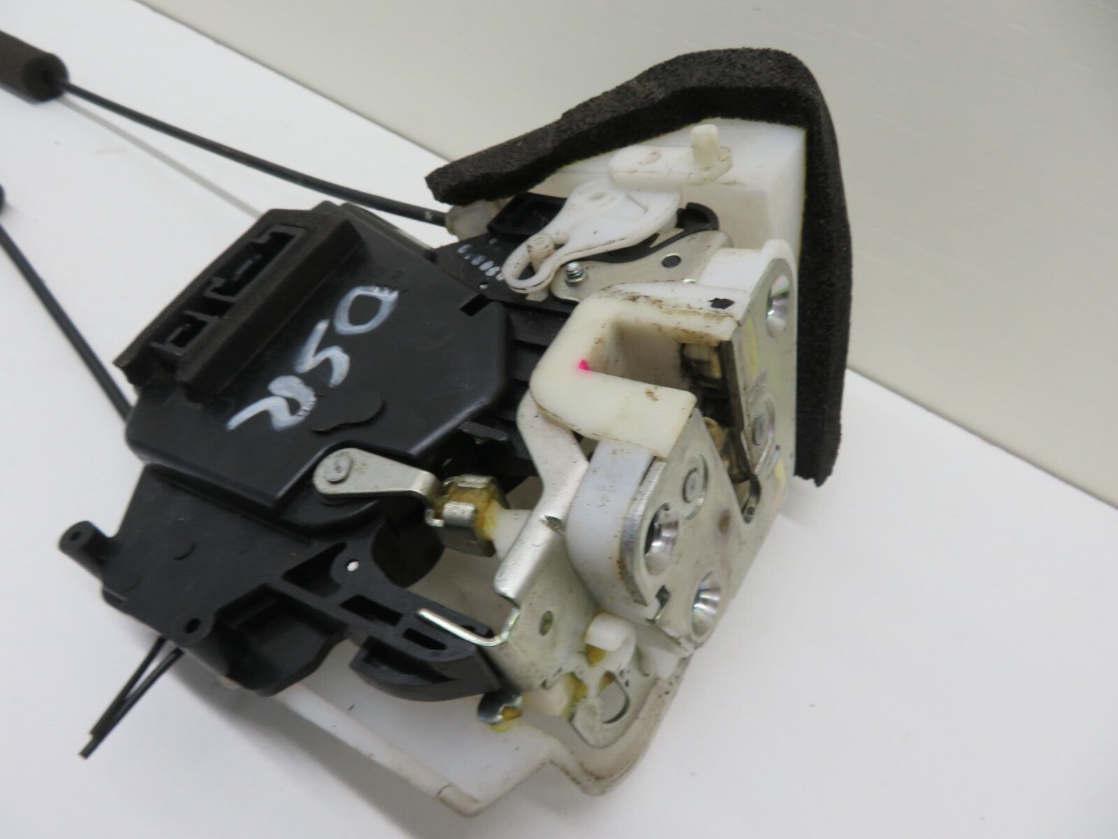 SUBARU FORESTER OSR RIGHT REAR DOOR LOCK CATCH 2008-2013 A601-16