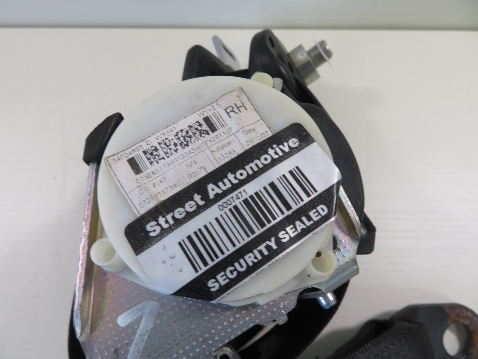 FIAT 500 OSR DRIVER REAR SEAT BELT 07354517380 2007-2014 1728-7