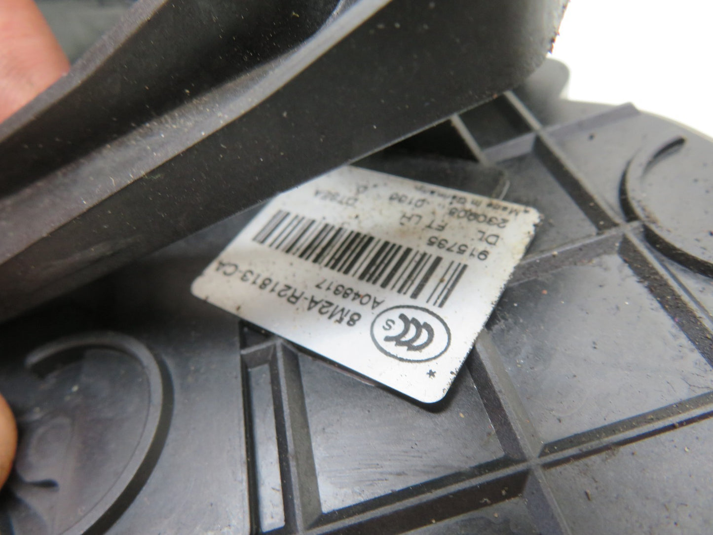 FORD S MAX NSF PASSENGER DOOR LOCK CATCH 8M2A-R21813-CA 2006-2014 1302-1