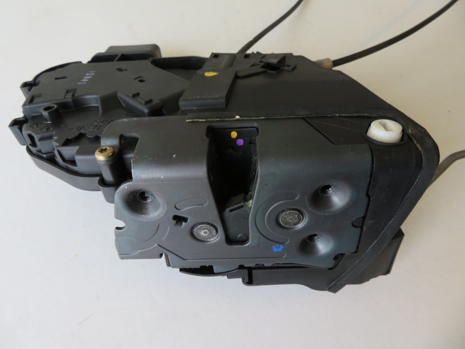 MAZDA 3 BK OSR REAR DOOR LOCK CATCH 3N6A-A26412-C 2003-2006 AMS114