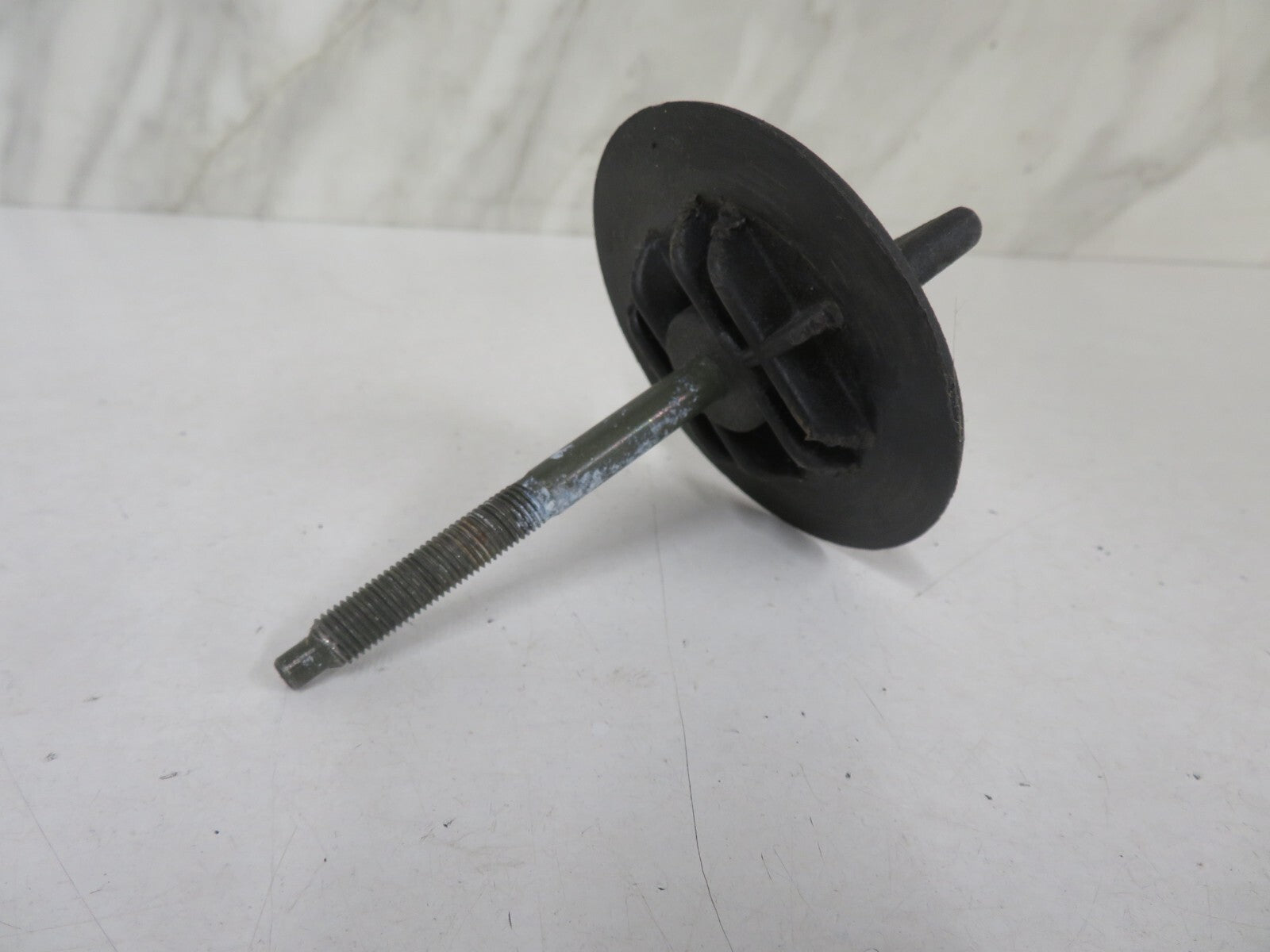 ROVER CITY ROVER SPARE WHEEL CLAMP 2003-2005 1642-13