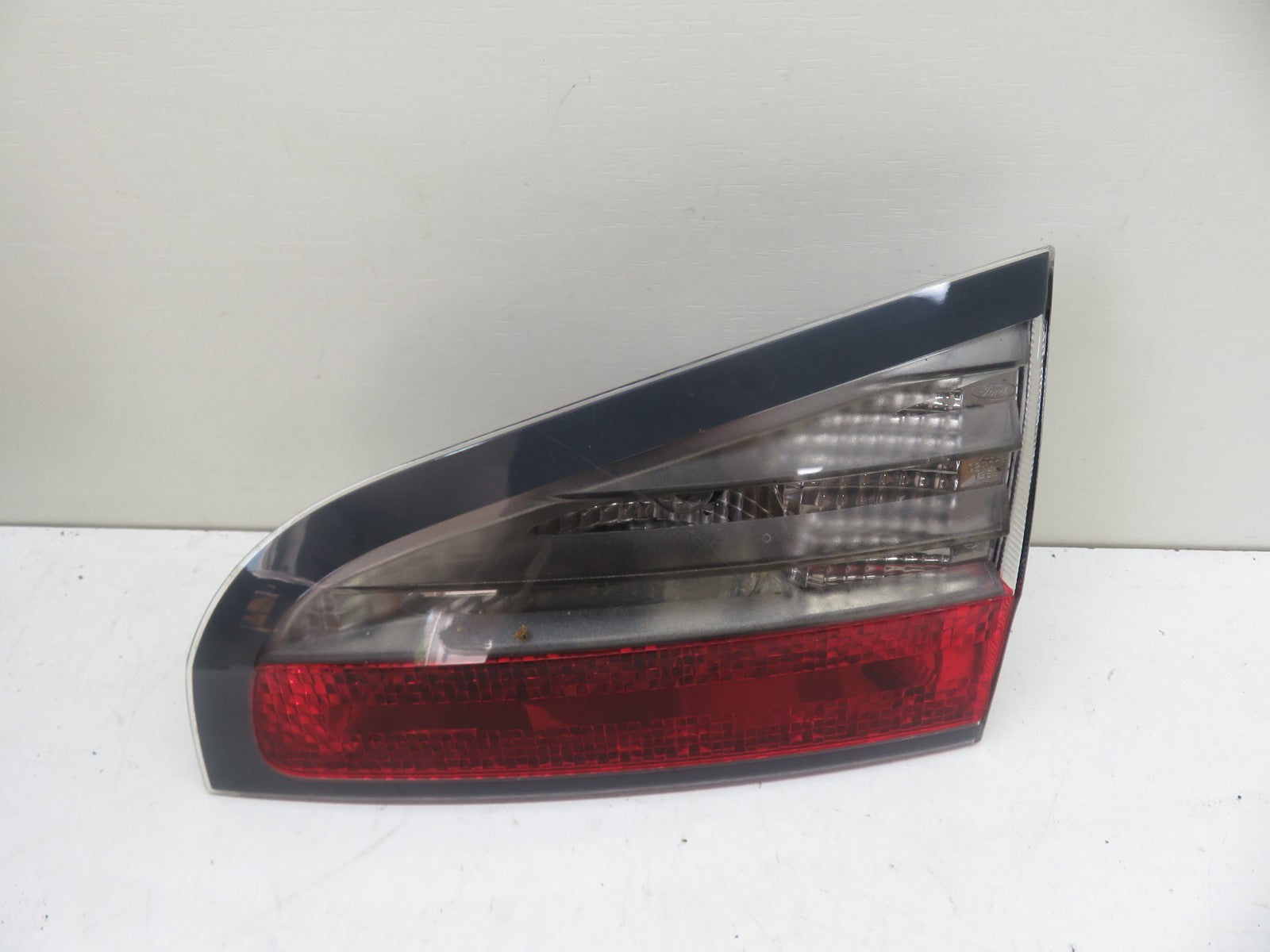 FORD S MAX OSR RIGHT INNER REAR TAIL LIGHT 2006-2010 1302-5
