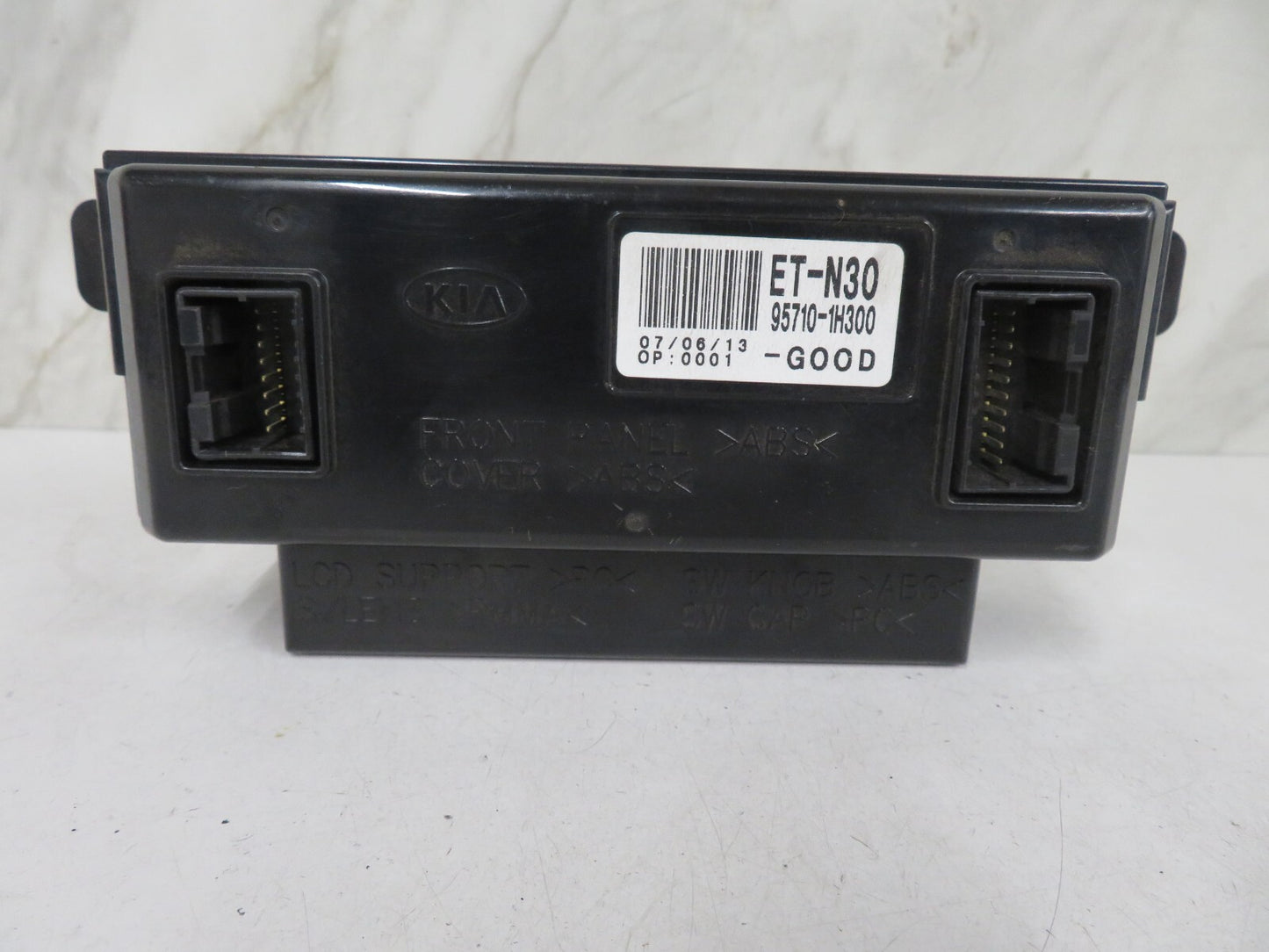 KIA CEED RADIO DISPLAY SCREEN 95710-1H300 2006-2012 MIX1348-10