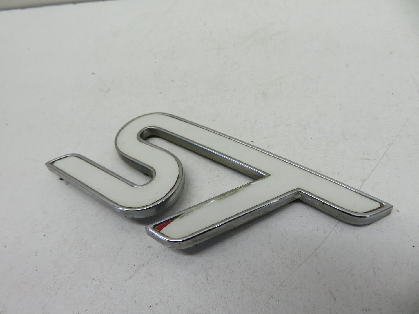 FORD FIESTA MK7 ST180 TAILGATE BOOT BADGE 2013-2017 1508-17