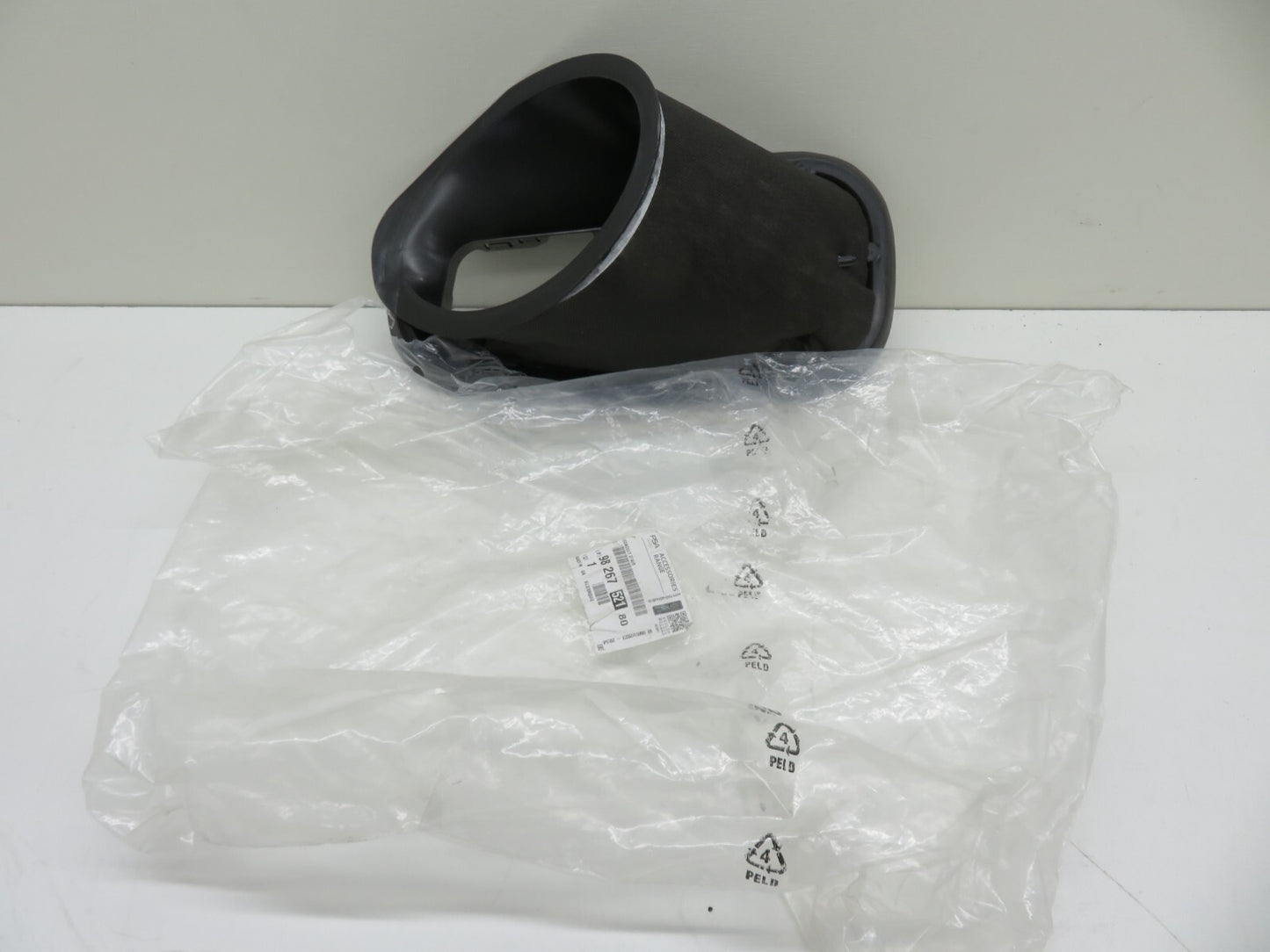 PEUGEOT 208 CITROEN C4 AIR INTAKE PIPE PETROL 9826752180 OE