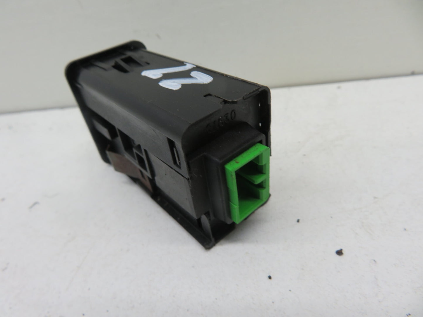 LAND ROVER FREELANDER 1 HEADLIGHT LEVEL ADJUST YUT500010  1997-2006 1734-27