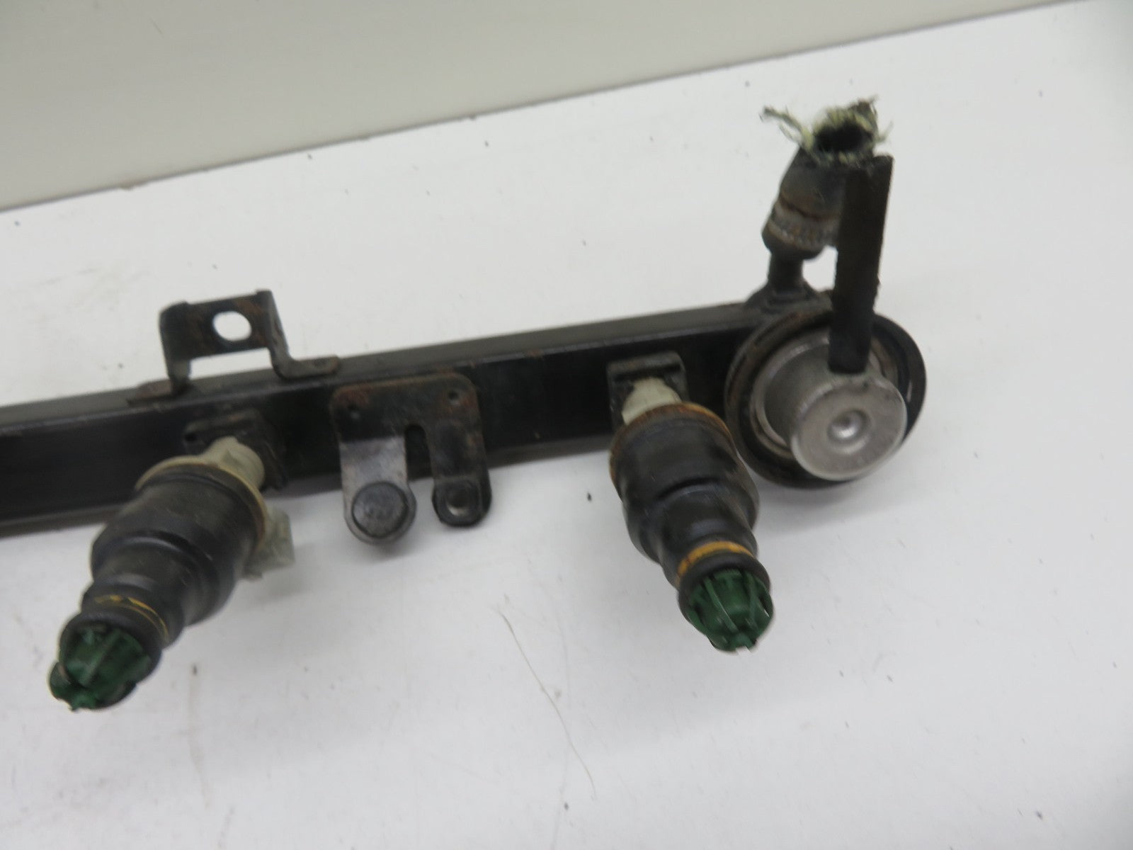 BMW E36 320I FUEL INJECTORS INJECTOR RAIL 0280150414 1990-1999