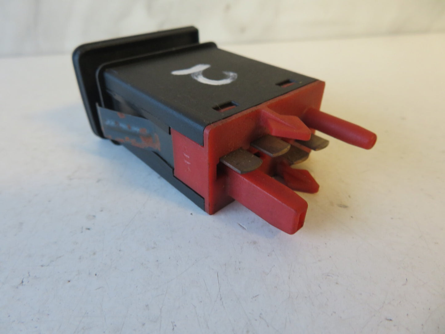 VOLKSWAGEN VW GOLF MK4 ASR TRACTION SWITCH 1J0927133A 1998-2004 AMS1703-2