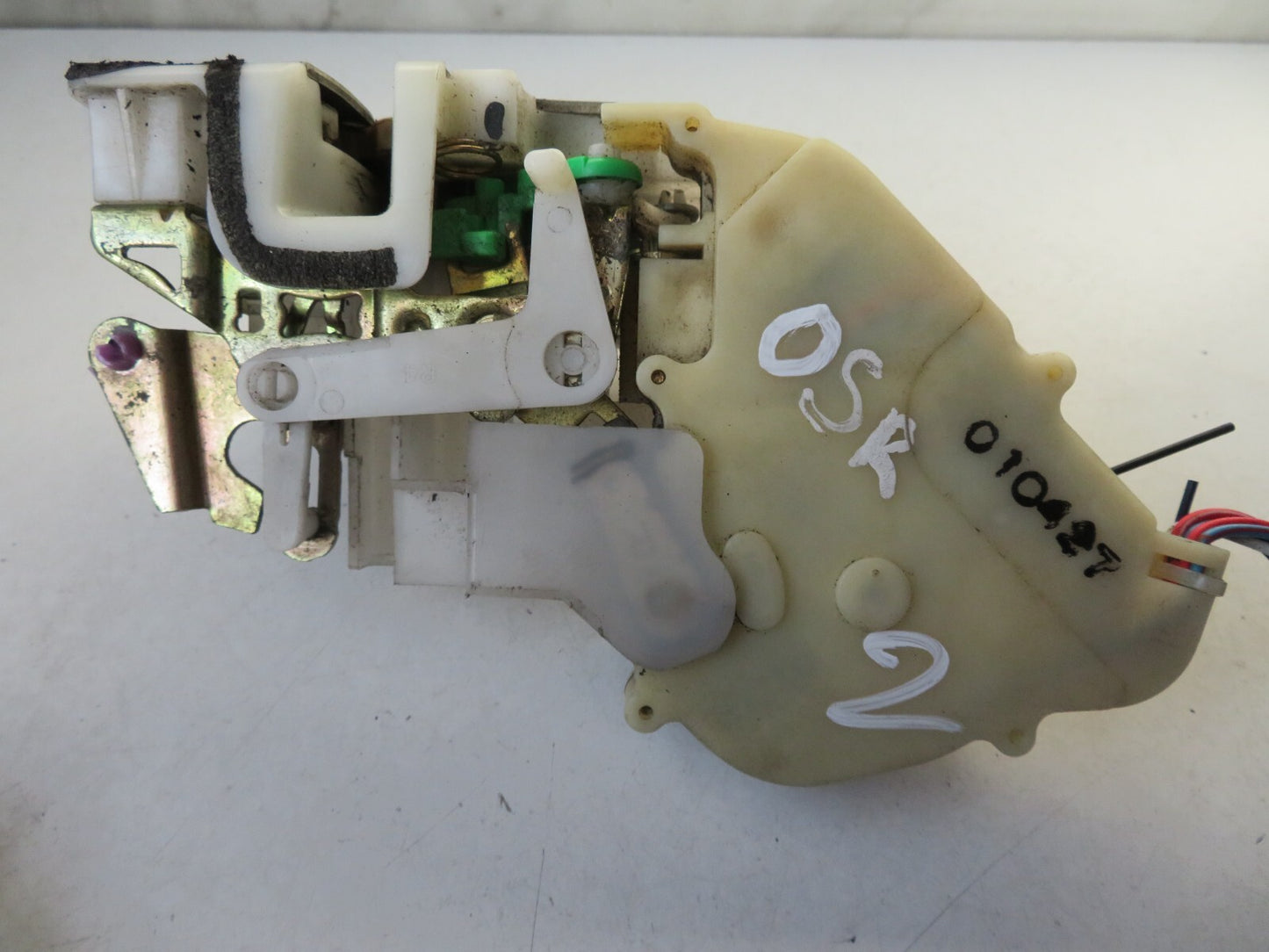 HONDA STREAM OSR DOOR LOCK CATCH 2000-2006 A1431-2