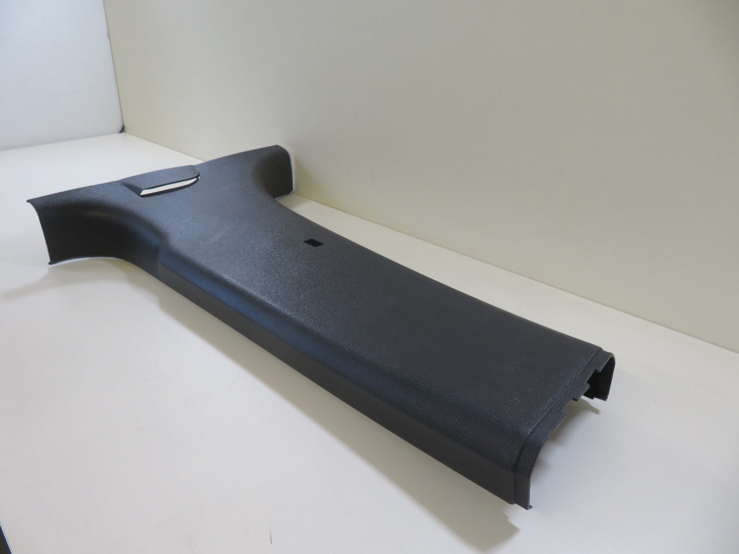 VOLKSWAGEN VW TOURAN RH OS DRIVER B PILLAR TRIM 1T0867298 2003-2009 NO4