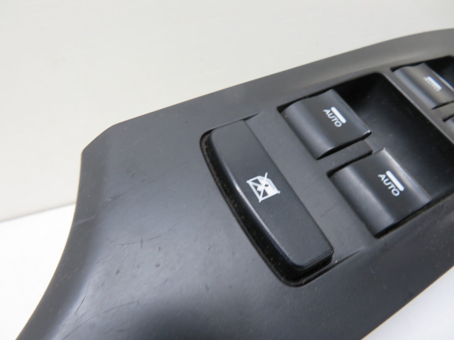 HYUNDAI I40 OS DRIVER WINDOW SWITCHES 93570-3Z550 2011-2015 A581-13