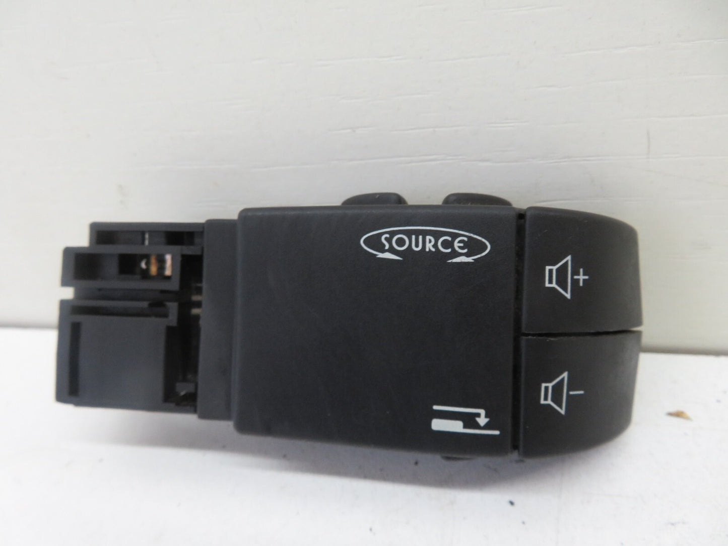 VAUXHALL VIVARO RADIO CONTROL SWITCHES 8200009040 2007-2014 1138-10