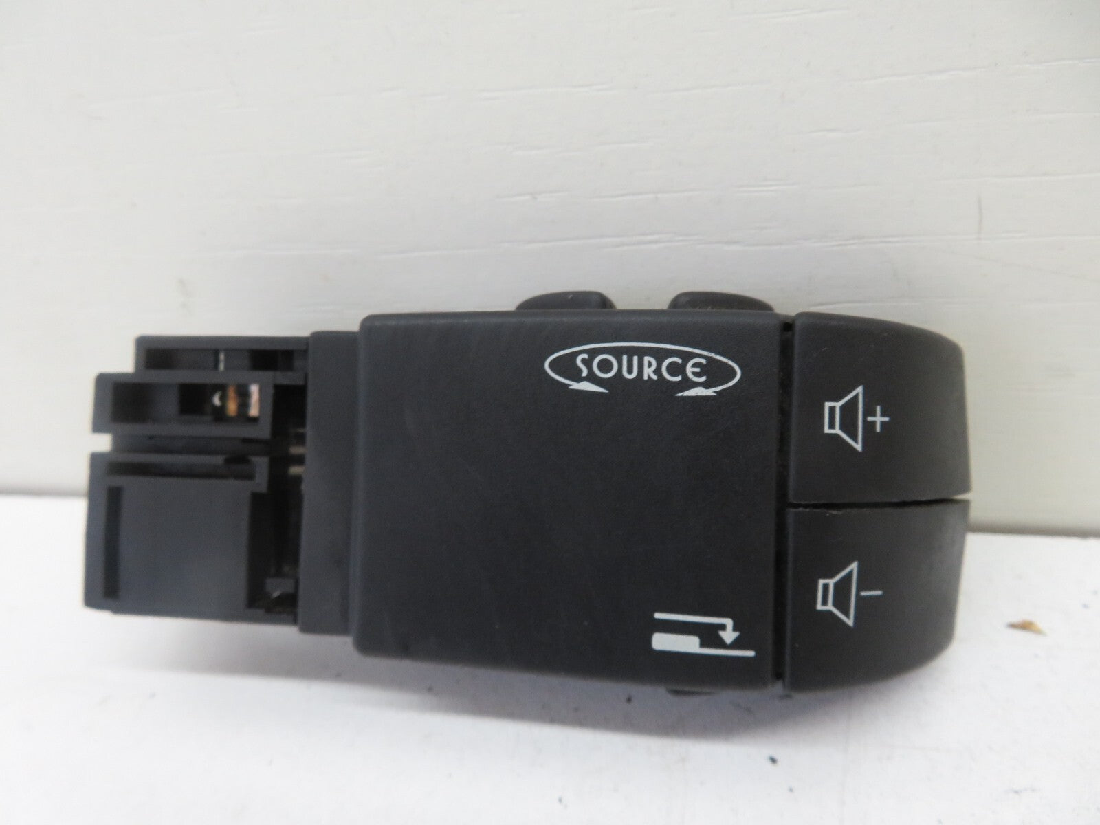 VAUXHALL VIVARO RADIO CONTROL SWITCHES 8200009040 2007-2014 1138-10