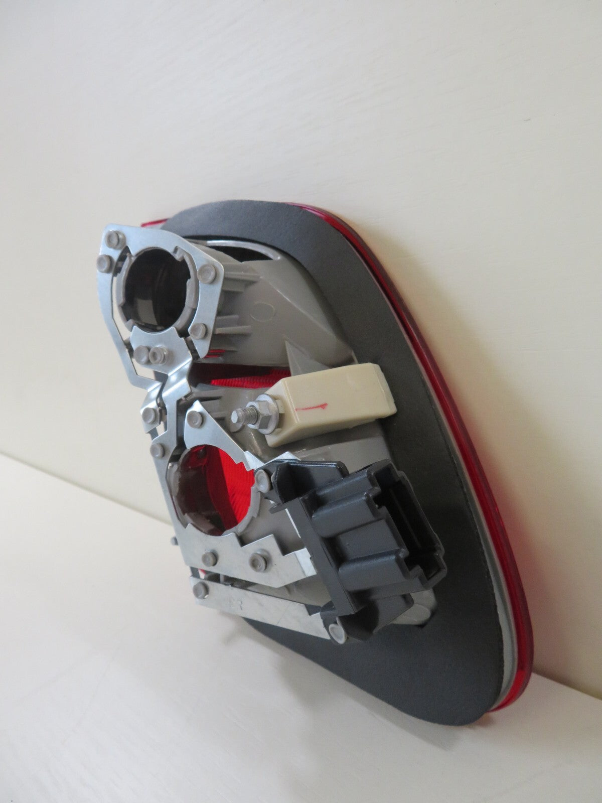 OS DRIVER REAR INNER TAIL LIGHT FOR MERCEDES E CLASS 1995-1998 440-1301-UE-DR