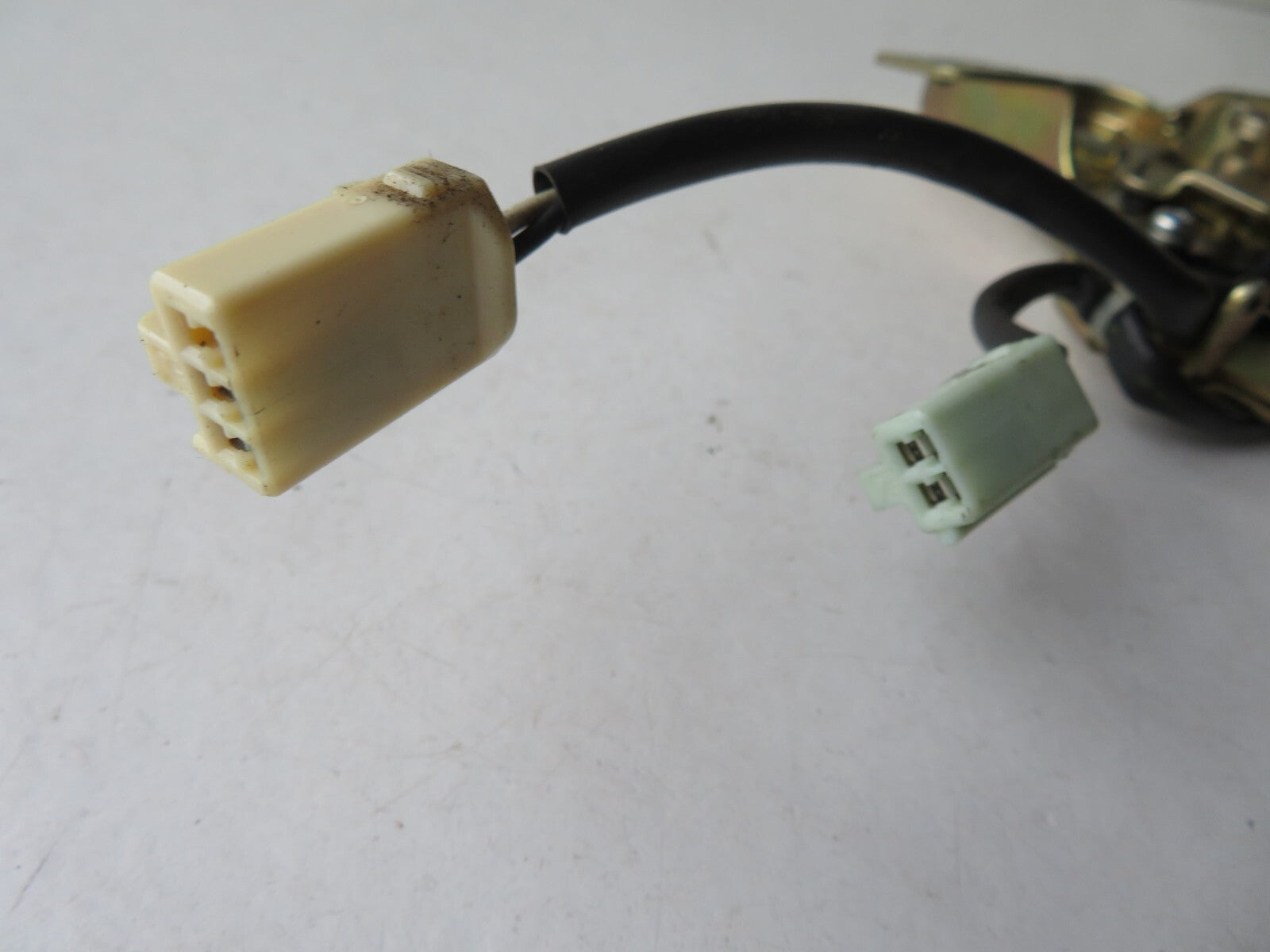 MAZDA MX5 MK2 TAILGATE BOOT LOCK CATCH 1998-2004 A1450-10