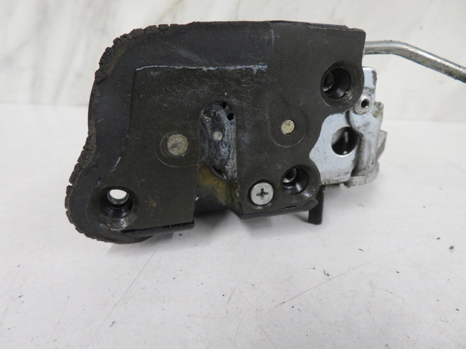 SUZUKI GRAND VITARA 5DR OSR DRIVER REAR DOOR LOCK CATCH 1998-2005 1447-3