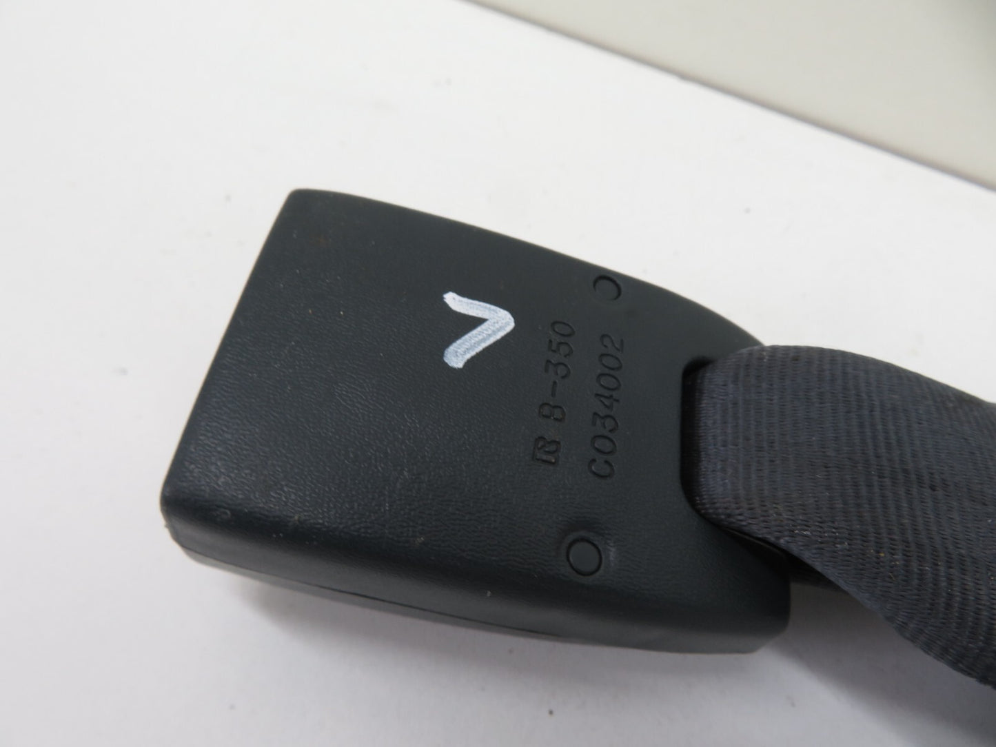 TOYOTA LEXUS SOARER SC400 REAR SEAT BELT BUCKLE CENTER 1991-1999 1551-7