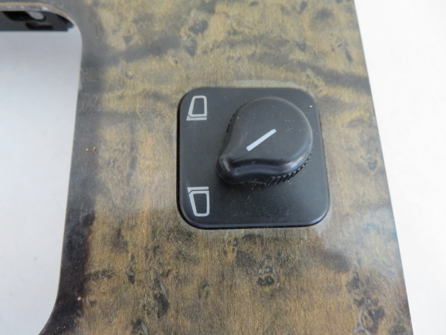 MERCEDES E CLASS W210 GEAR SELECTOR SURROUND TRIM WITH SWITCHES 1995-2002 1129-9