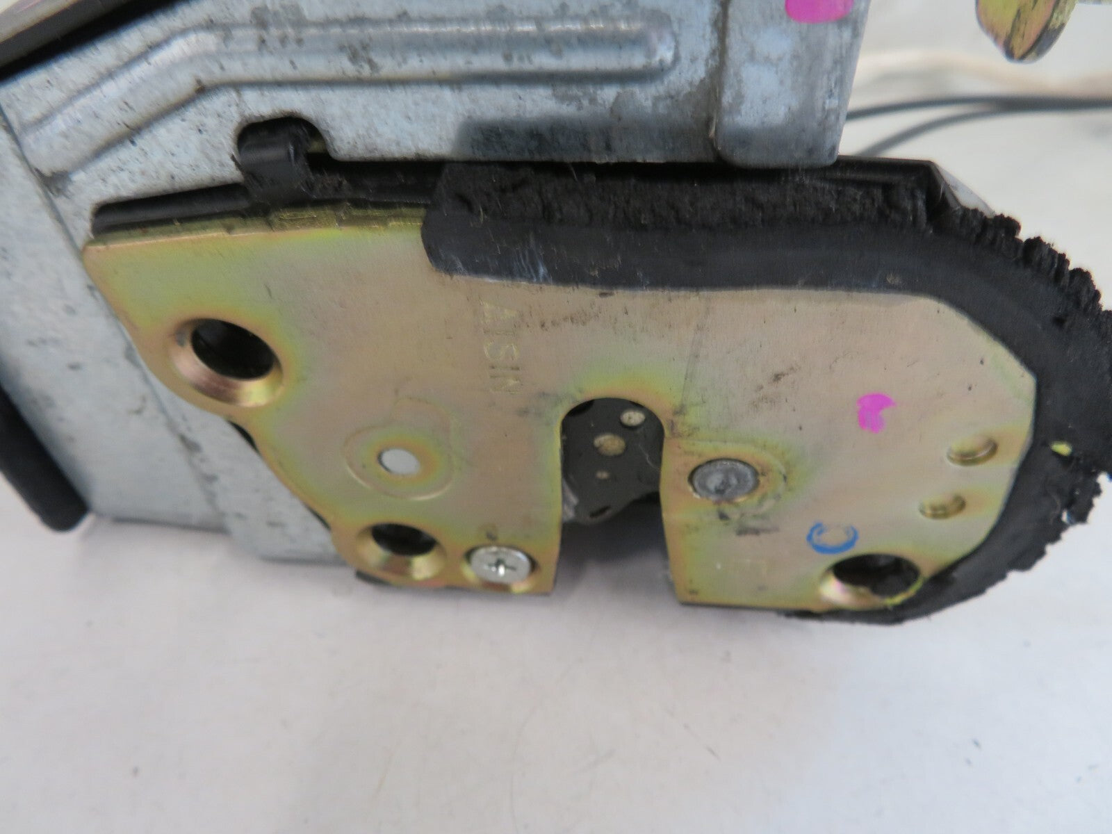 TOYOTA COROLLA NSF DOOR LOCK CATCH 2000-2006 MIXA1157-10