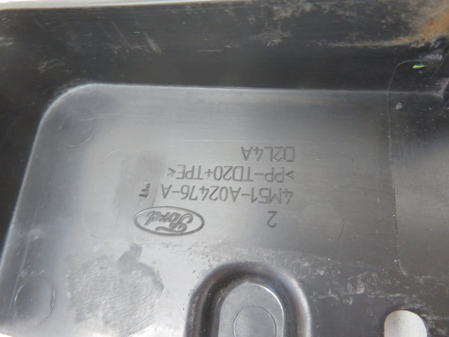 FORD FOCUS ST 225 OS DRIVER FENDER TRIM 4M51-A02476-A 2006-2010 1232-9