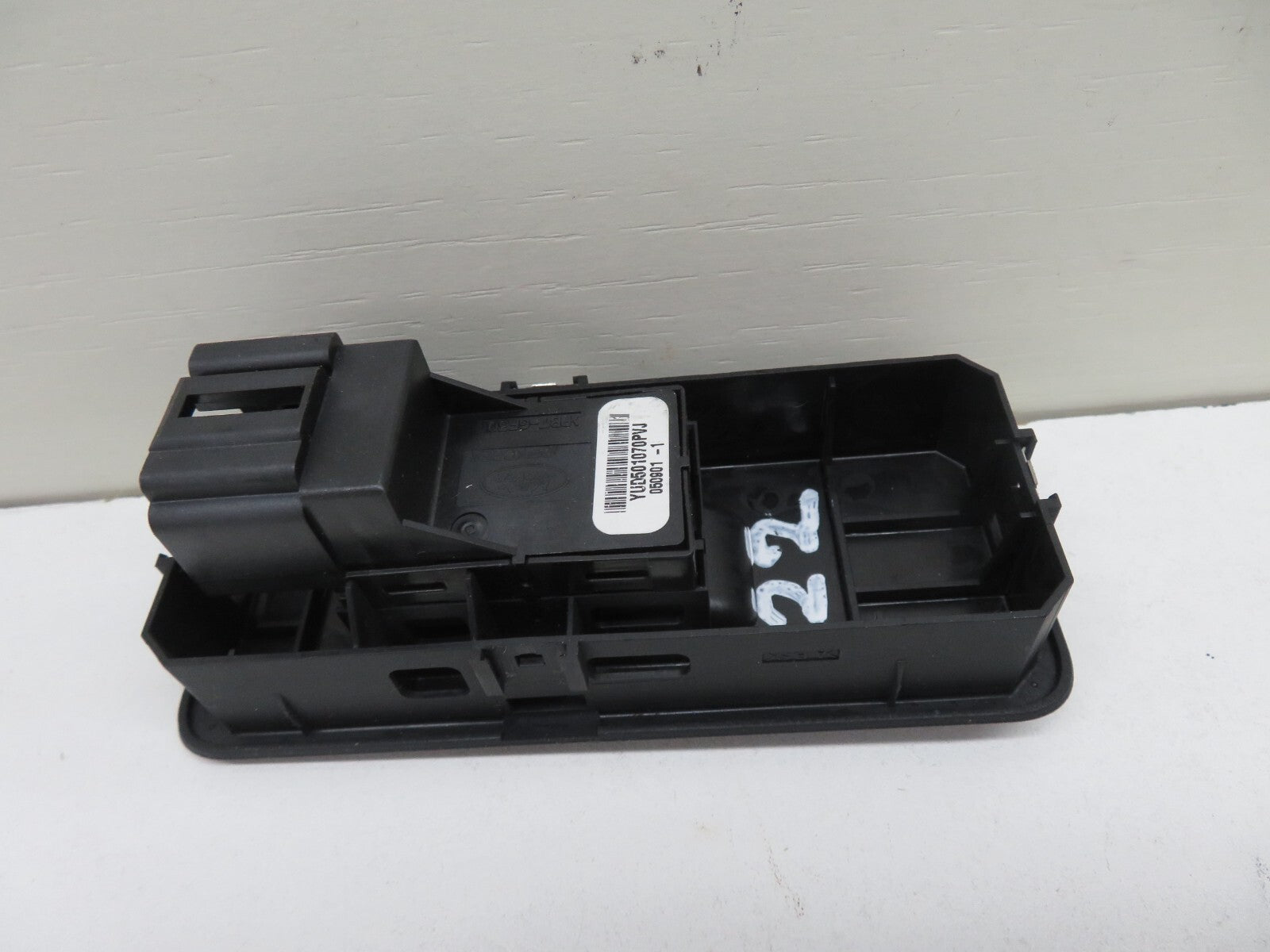 RANGE ROVER SPORT L320 REAR WINDOW SWITCH YUD501070 2005-2009 1235-22