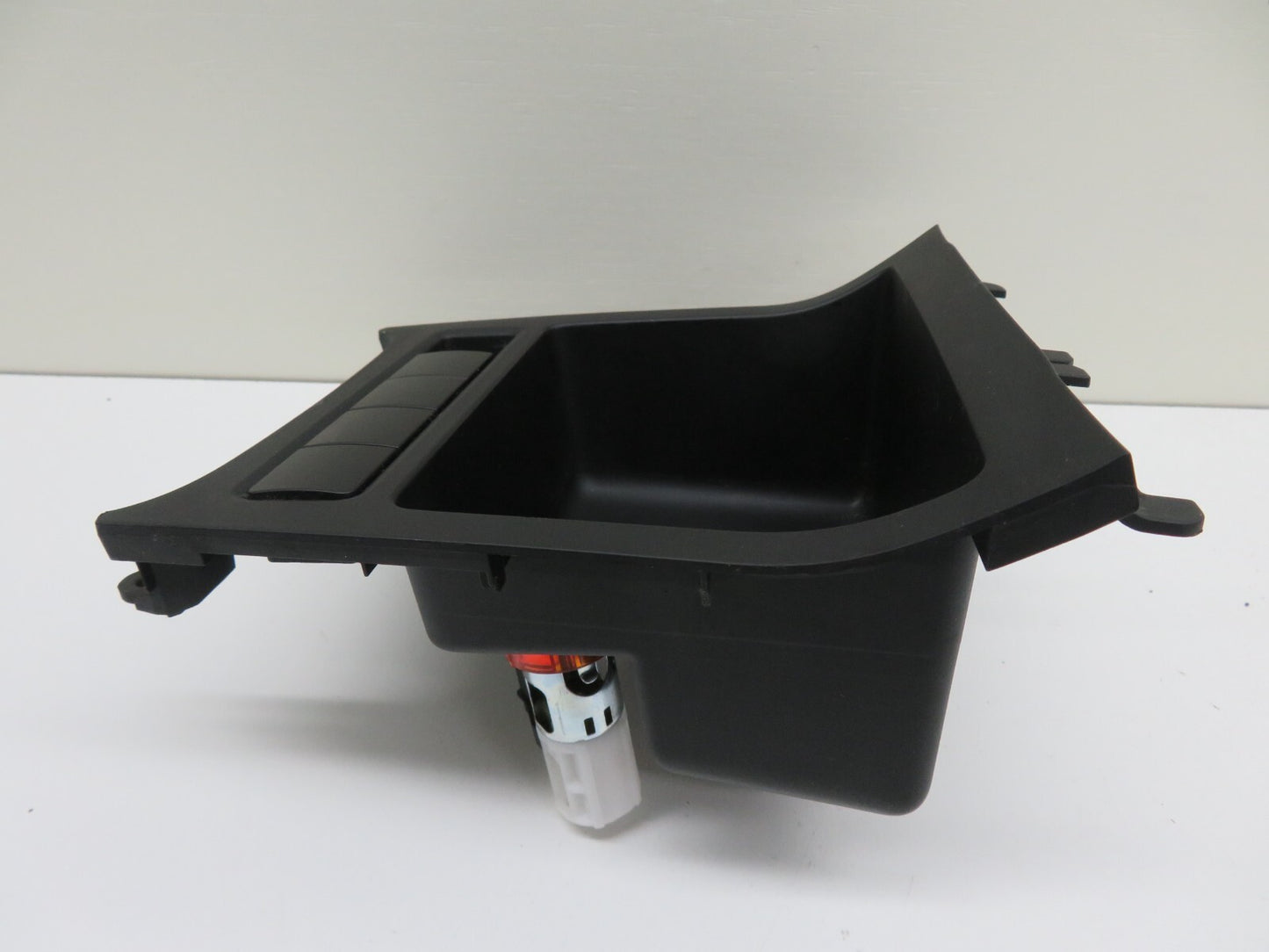 VOLKSWAGEN VW EOS 12V SOCKET STORAGE TRAY 5K0858329 2006-2010 1701-6