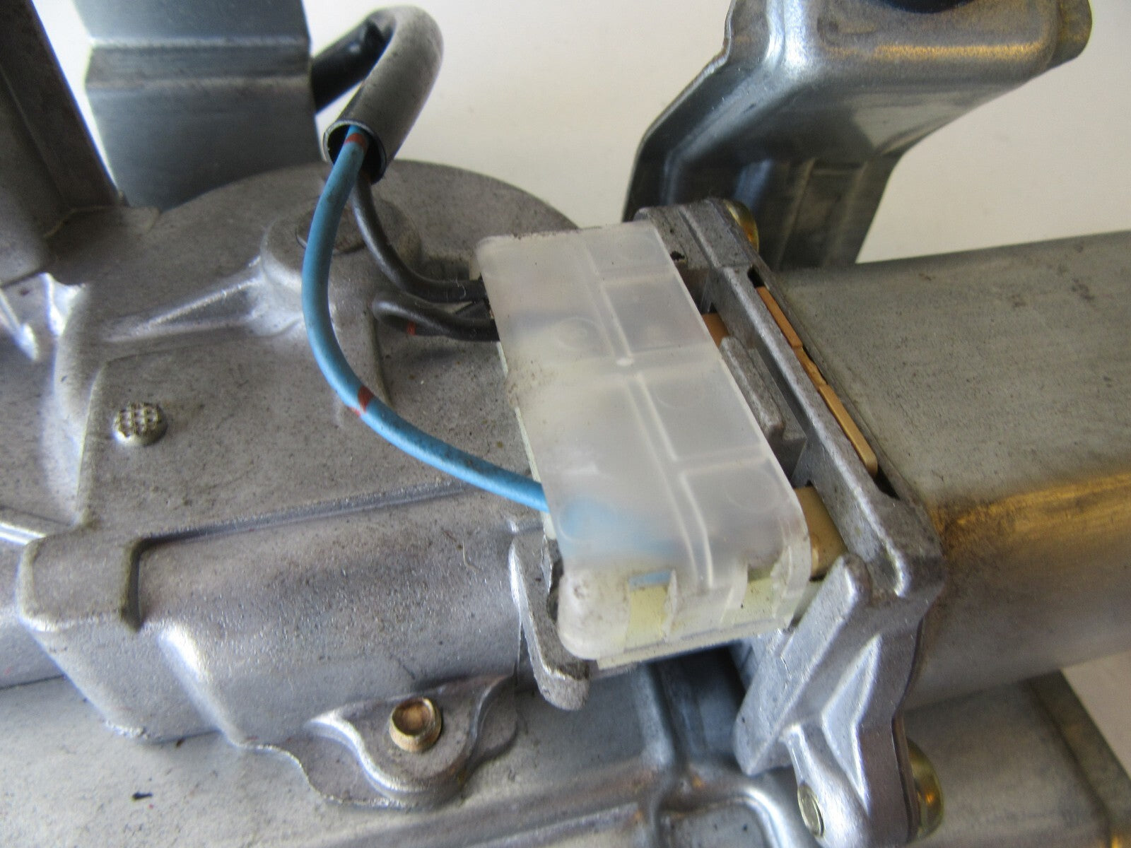 DAIHATSU YRV REAR WIPER MOTOR 85130-97402 2000-2005 HW03